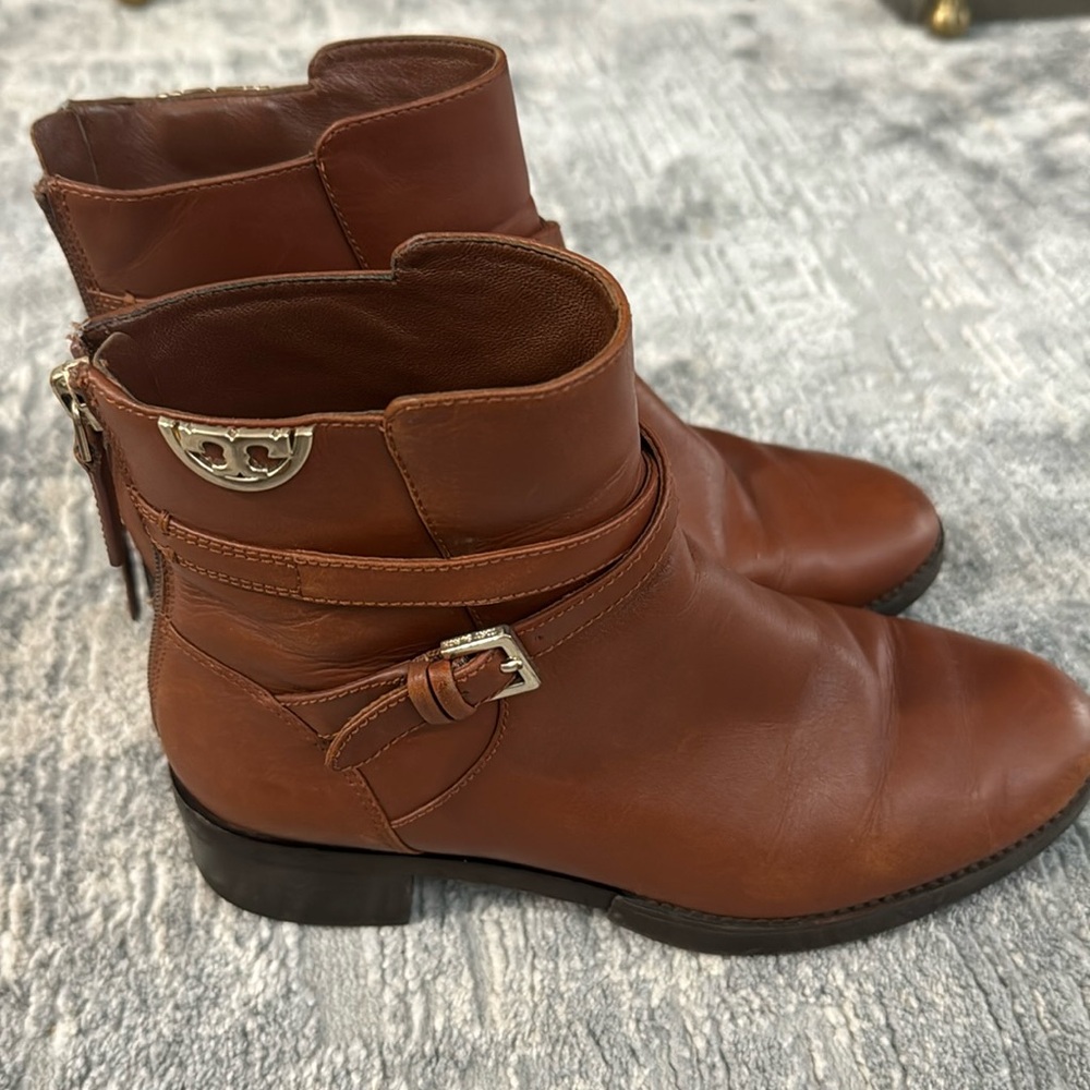 Used Brown Tory Burch booties. Very good condition. Perfect for fall!